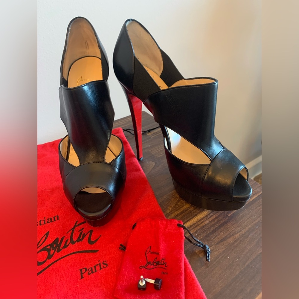 Christian Louboutin Pitou/ Leather Platform Pumps Black size 39